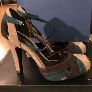 NWB Anthropologie Oh Deer! Brown and Green Suede Peep Toe Pumps